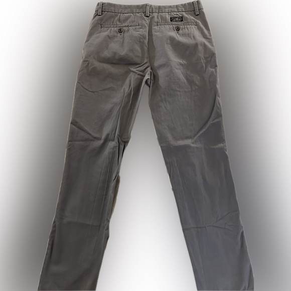 Men’s light gray, Banana Republic Chino pants size 31 x 32 - Picture 2 of 3
